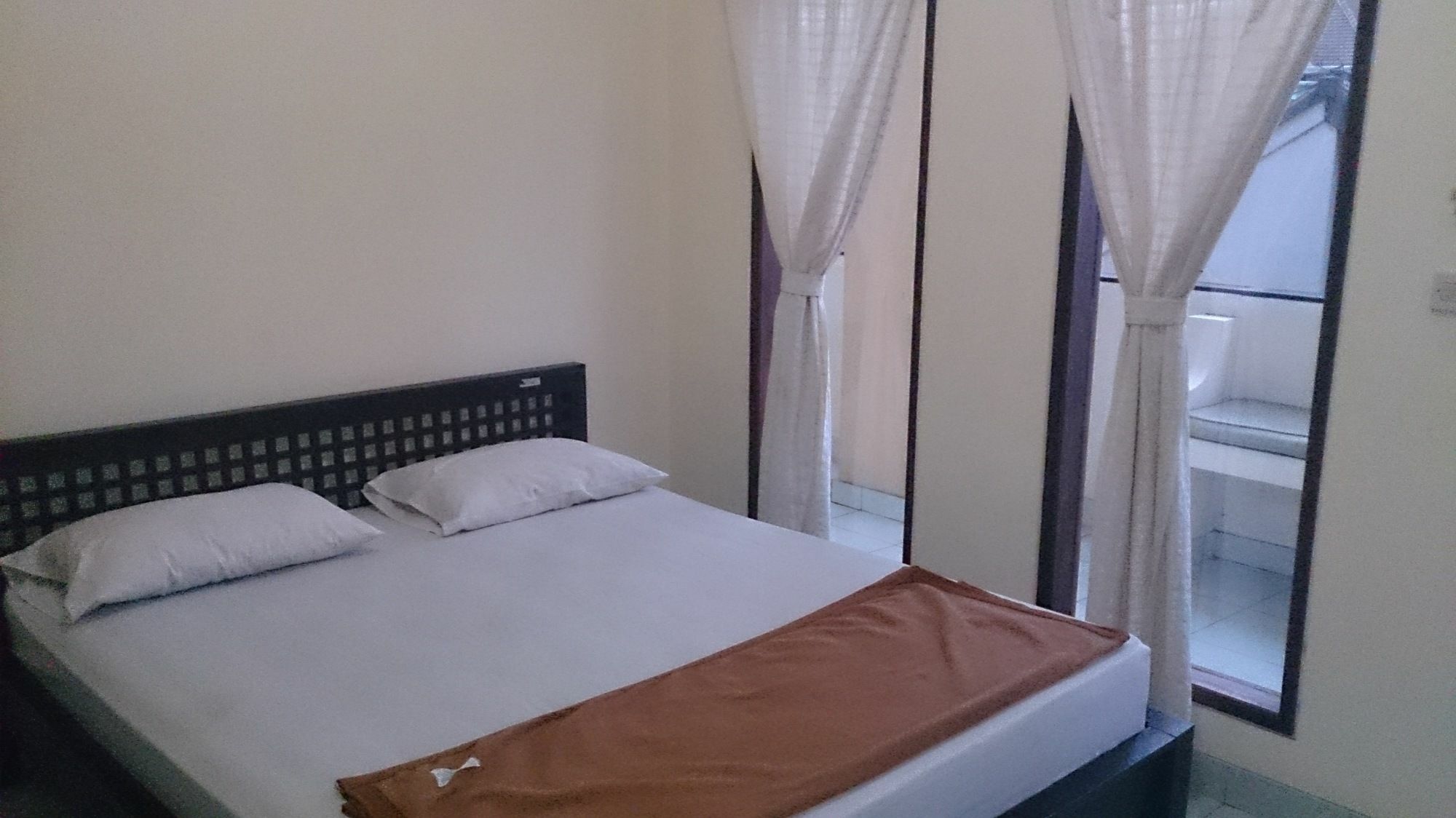 Pondok Taman 828 Hotell Denpasar Exteriör bild
