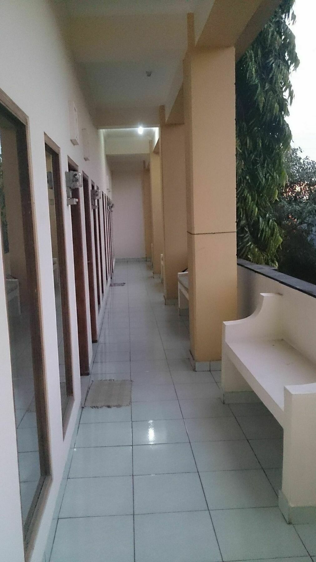Pondok Taman 828 Hotell Denpasar Exteriör bild